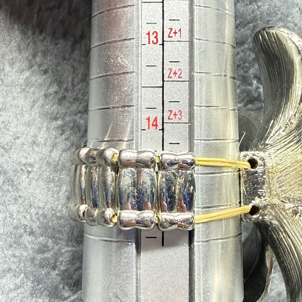 Silver Tone Flower Statment Ring With Rhinestones Stretchy Band Adjustable - Picture 3 of 11